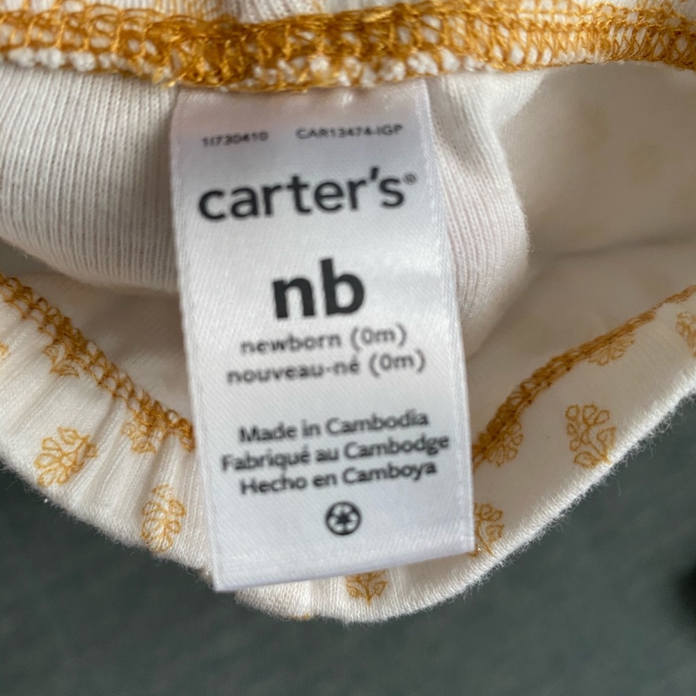 Carter’s Two Piece Matching Set - Picture 5 of 7